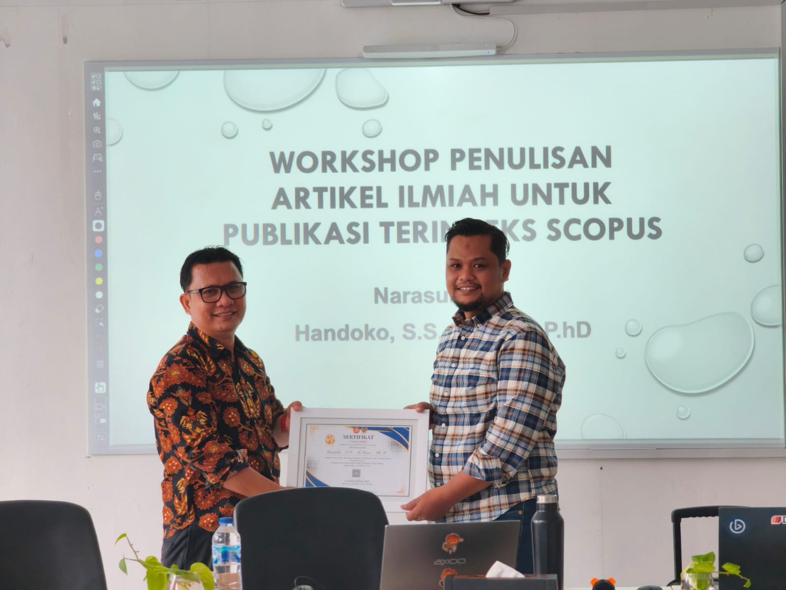 Tingkatkan Kualitas Publikasi Internasional, Jurusan Bahasa Inggris PNP Gelar Workshop Penulisan Artikel Scopus